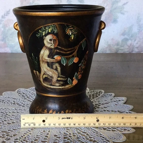 Vintage Sarreid Ltd. ceramic cachepot planter.